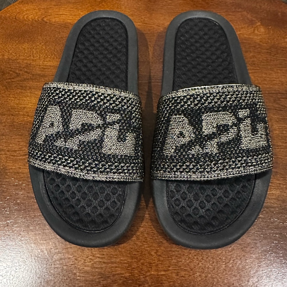 Athletic Propulsion Labs Women’s Big Logo Techloom Slides